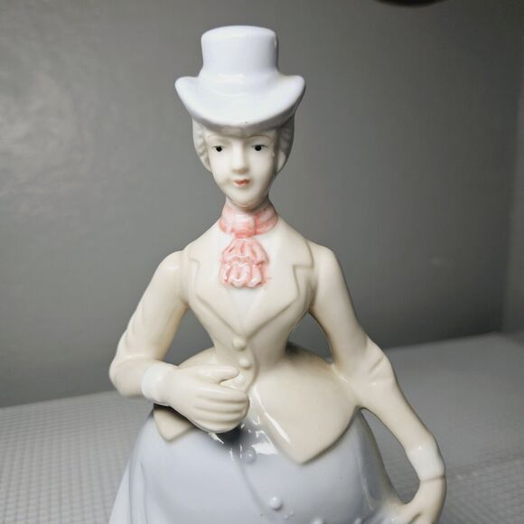 Vtg Victorian Lady Figurine Porcelain Woman Sculpture Eduardian Romantic Dress - Picture 11 of 11